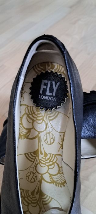 półbuty Fly London Yaz czarne skórzane skóra naturalna r. 38, stan bdb