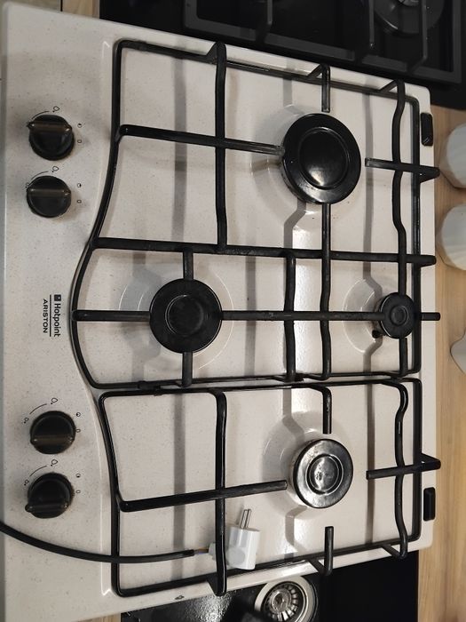 Варильна поверхня і електрична духовка Ariston