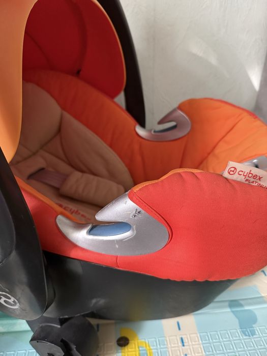 Автокрісло Cybex aton q помаранчевий