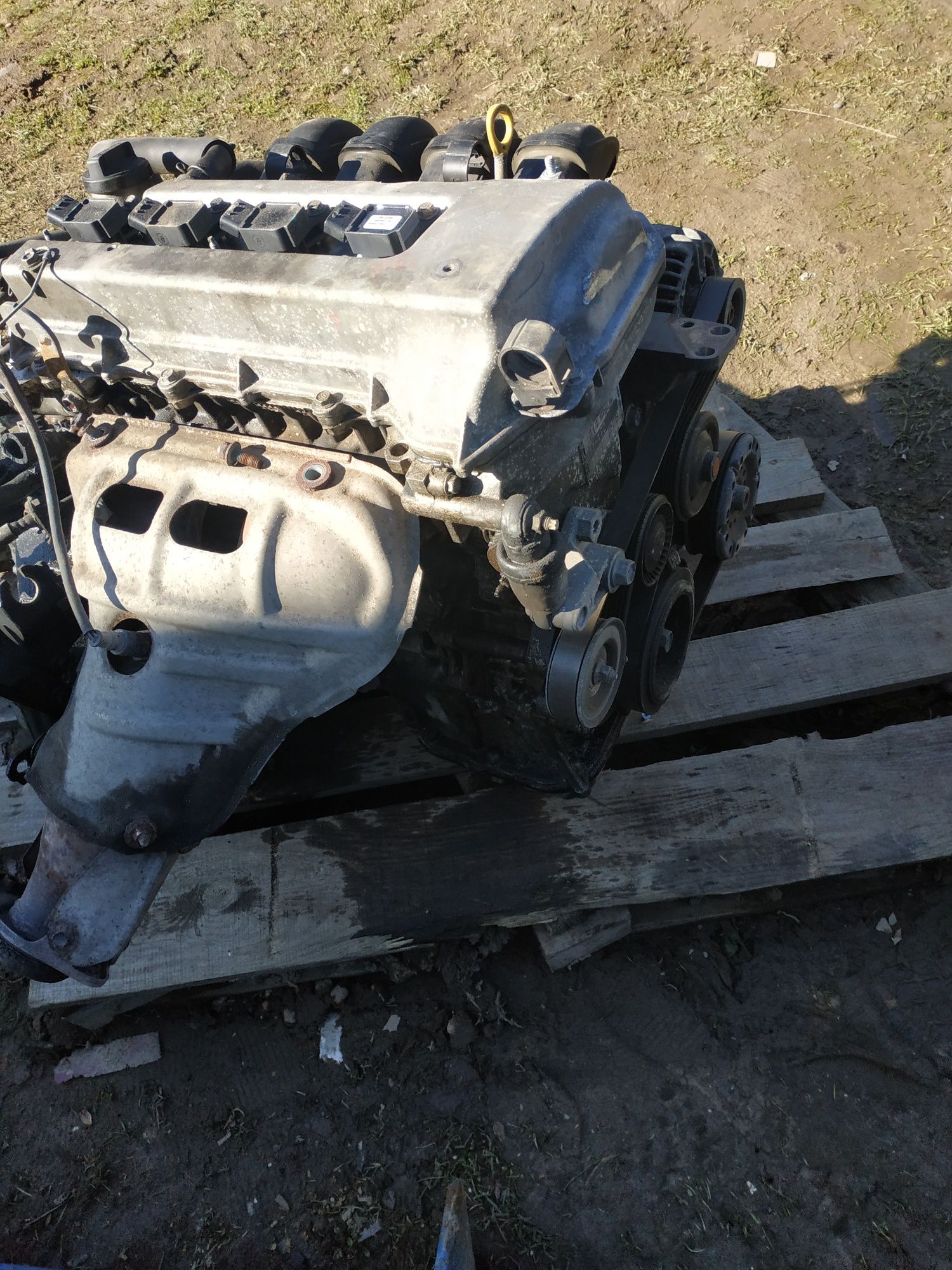Двигун двигатель  TOYOTA Avensls T25 1,8 бензин