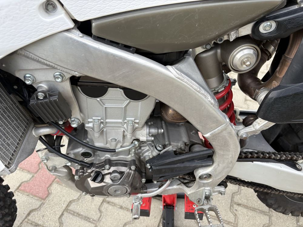Yamaha yzf 450 cross 2011
