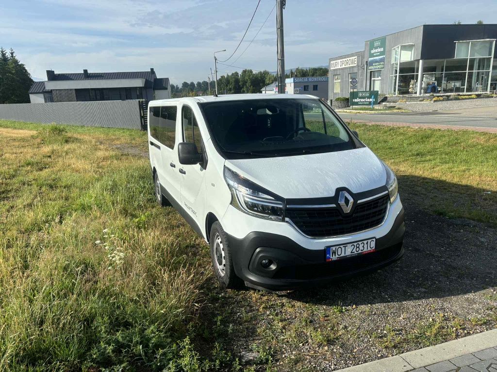 Wynajem busa 9-osobowego Renault Trafic automat 200 zł