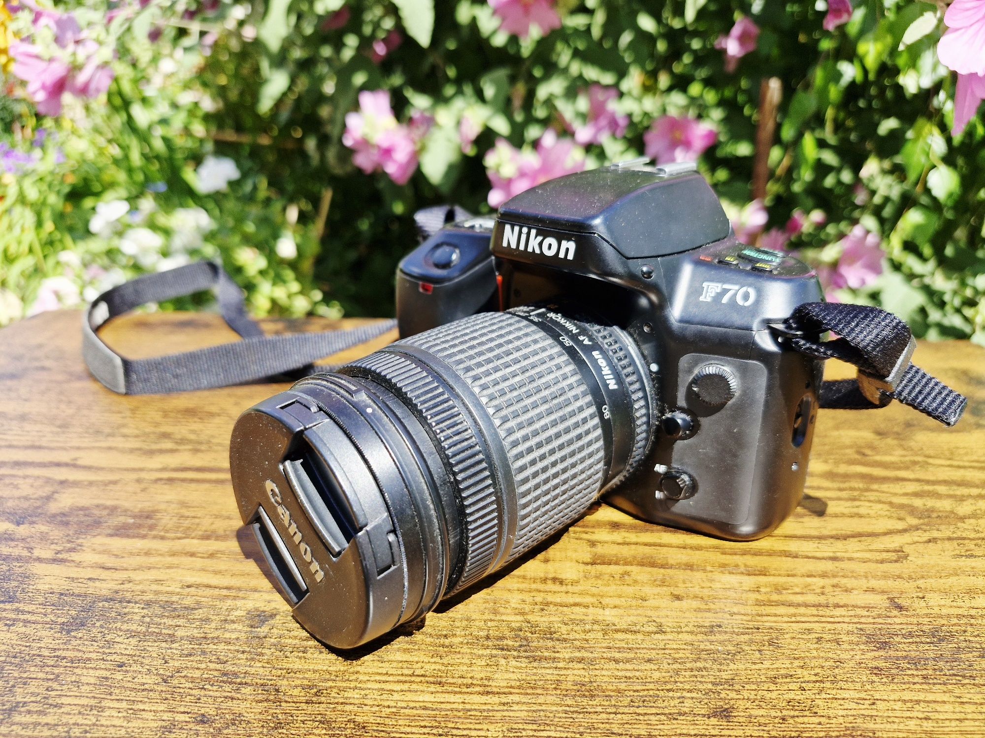 Aparat Fotograficzny Analogowy Nikon F70 Obiektyw Nikon Nikkor AF 28-8