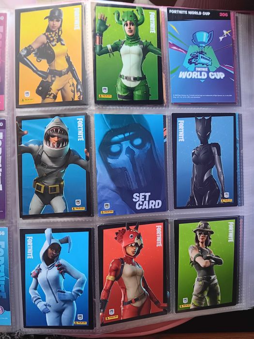 Fortnite Reloaded 2020 caderneta de coleção com 74 cartas