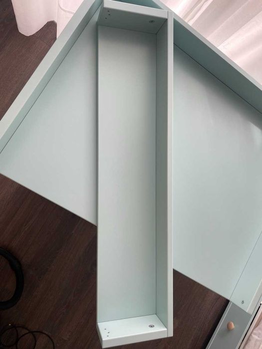Zestaw IKEA MYLLRA – łóżeczko z materacem i komoda z przewijakiem
