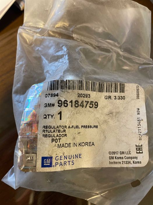 Регулятор давления топлива Ланос 1,6 оригинал GM