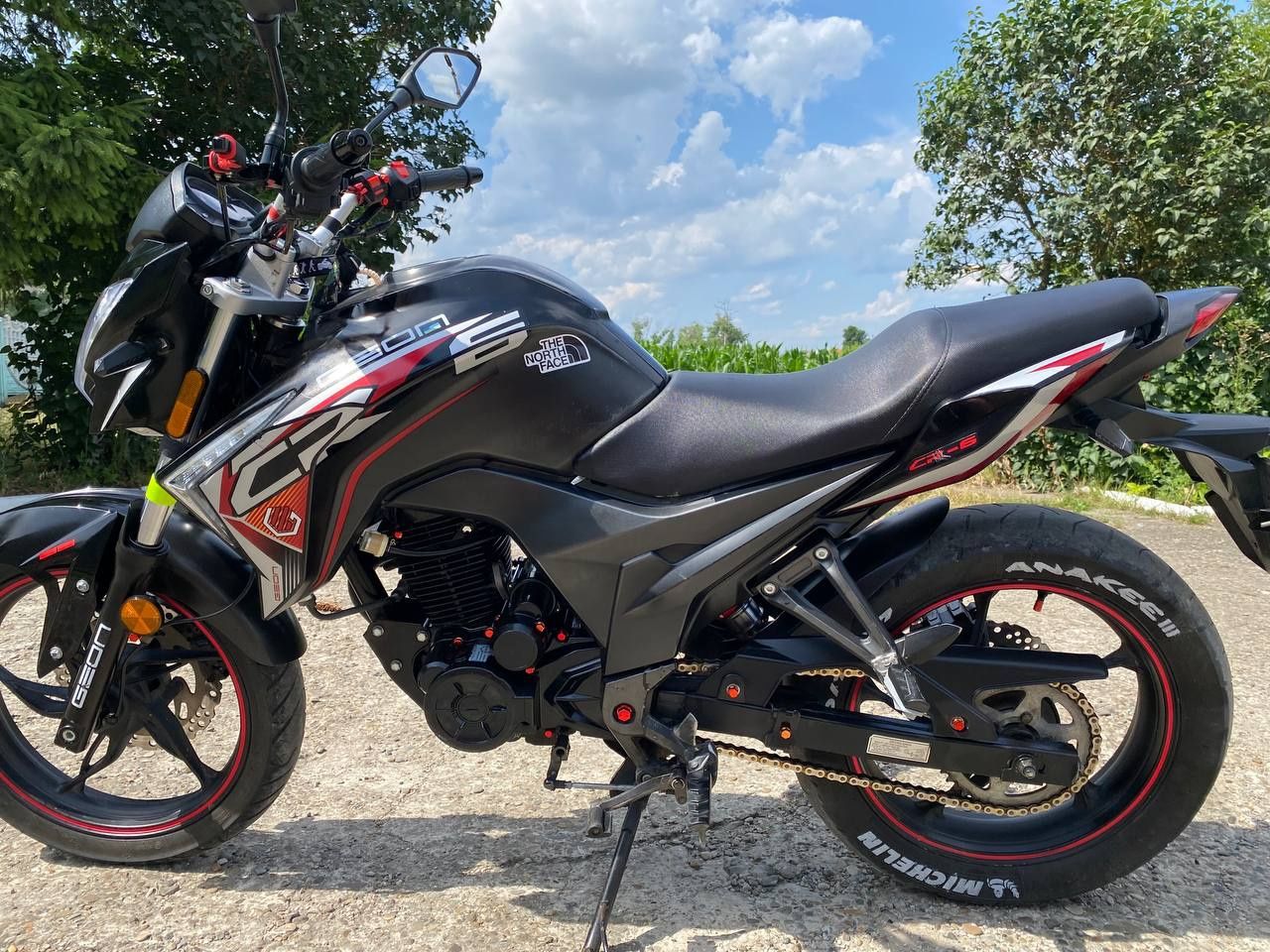 Продам мотоцикл Geon CR6 кубів250