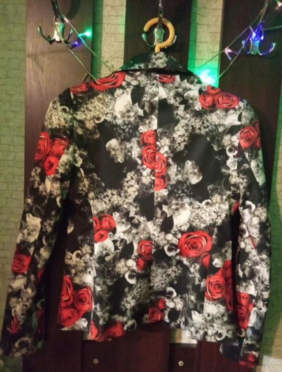 Женский пиджак, 36-38 размер