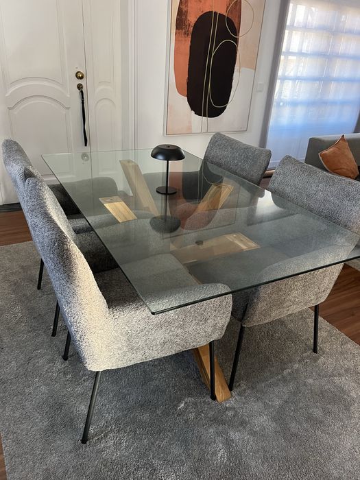 Mesa e 4 cadeiras