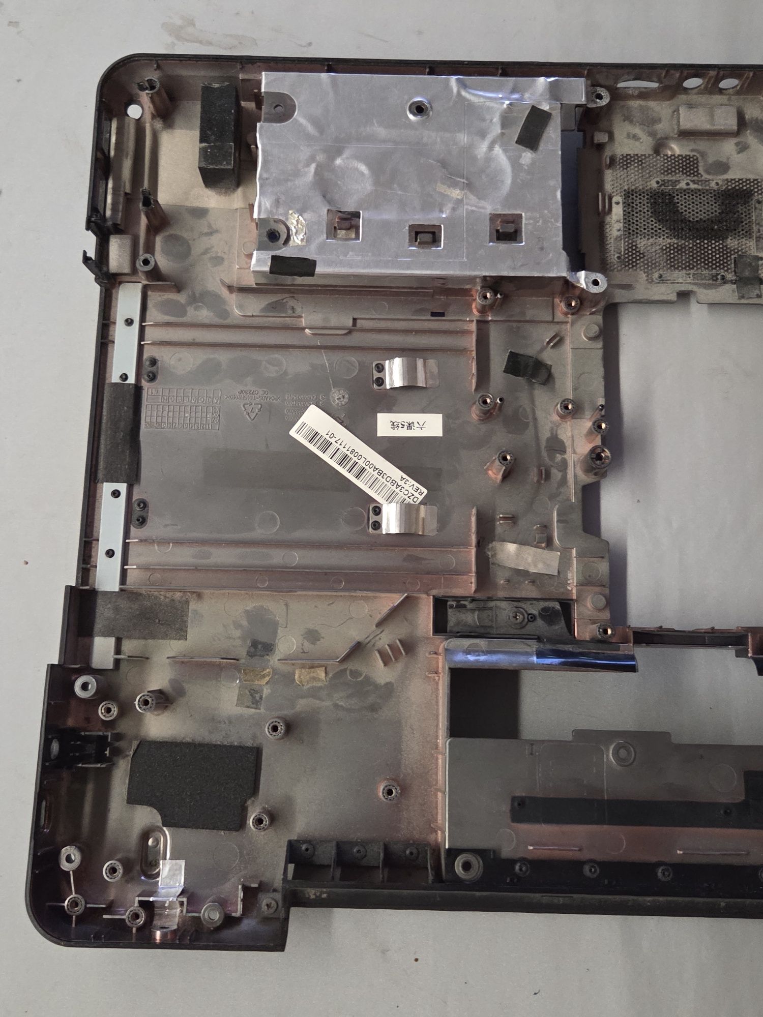 Sprzedam dolną obudowę do Laptopa TOSHIBA SATELITE P300 -1E9