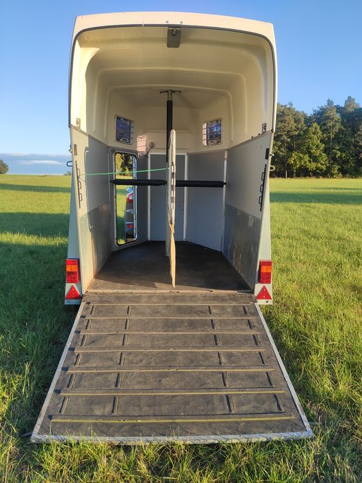 Sprzedam przyczepę do koni Thule Prestige 140