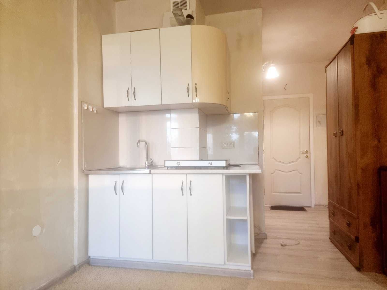 Продаж квартири по вул. Жамбила Жабаєва, 22 метро Сирець