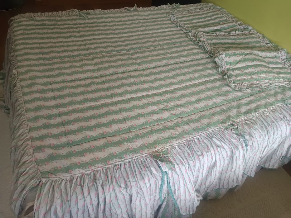 Edredão com almofadas