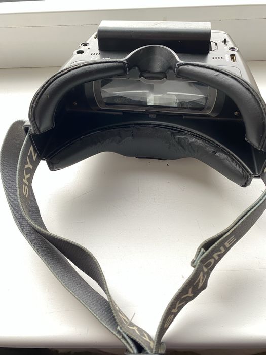 Квадрокоптер BetaFPV, пульт BetaFPV, окуляри Skyzone