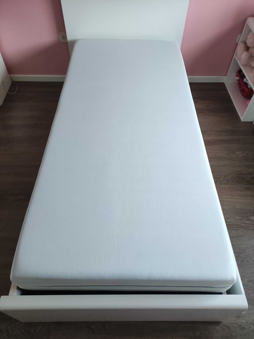 Cama e colchão como novos