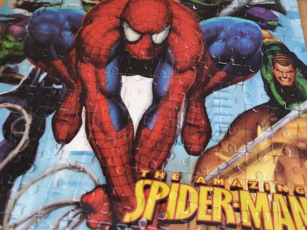 Puzzle spider-man 3D 210 elementów trefl  spiderman