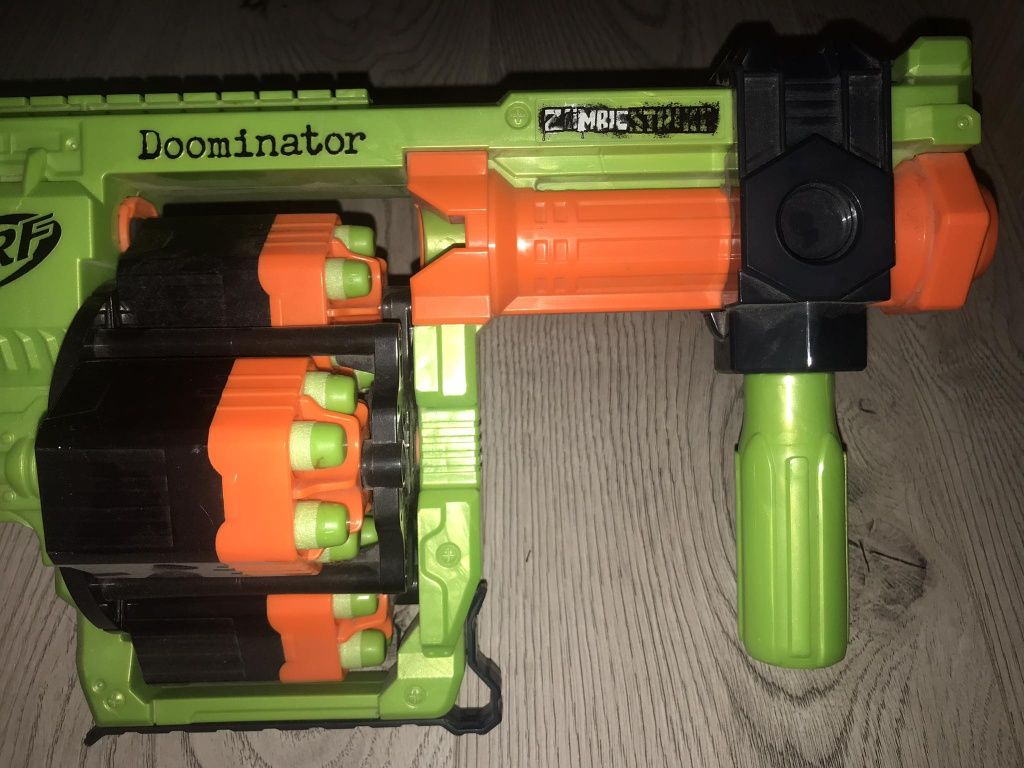 Pistolet NERF ZombieStrike