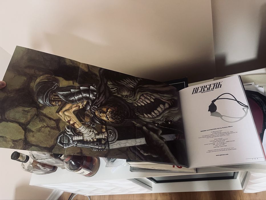 Артбук манга Berserk Illustrations File - Kentaro Miura