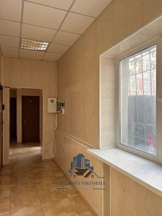 Продам офисное момещение. Отличная локация. Левый берег