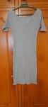 Vestido justo cinza