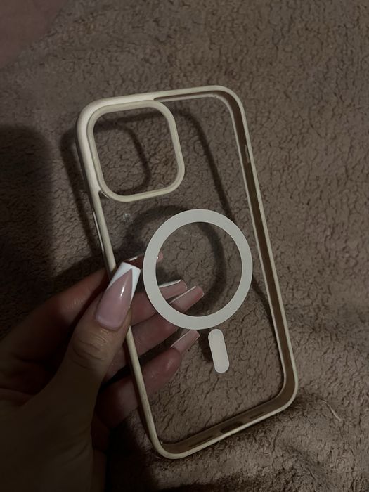 Чехли на айфони нові