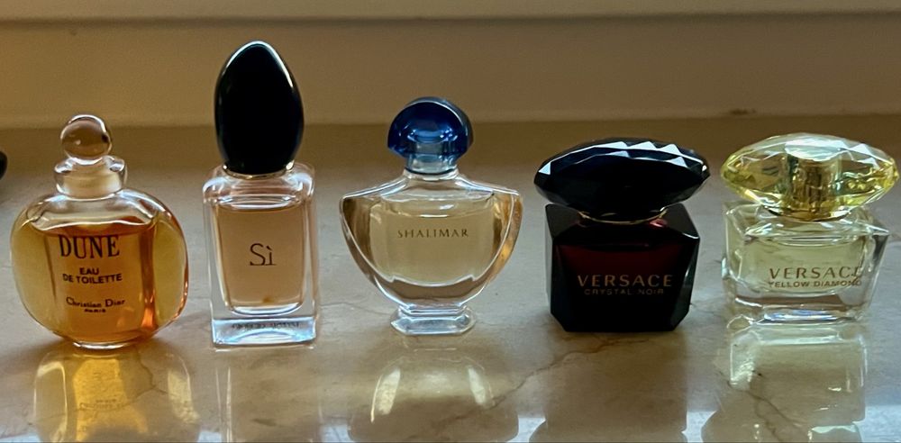 Zestaw miniatur perfum miniaturki