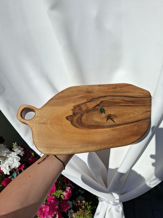 Oryginalna deska kuchenna / Handmade / na prezent orzech włoski żywica