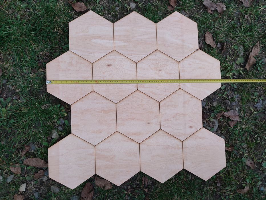 Фрагменти декору, підлоги у вигляді сот з фанери