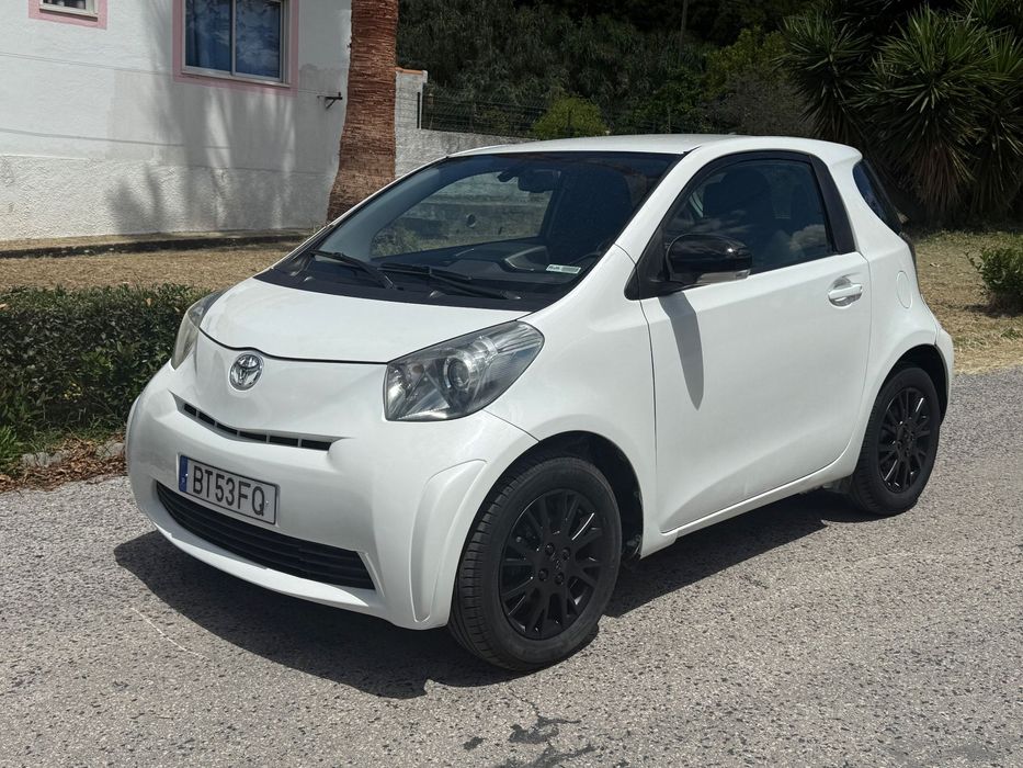 Toyota iQ 1.4 D-4D 2 EP+NAVI