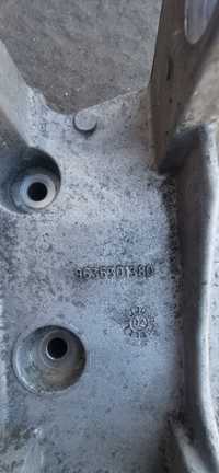 Łapa alternatora wspornik silnika 2.0 hdi 307