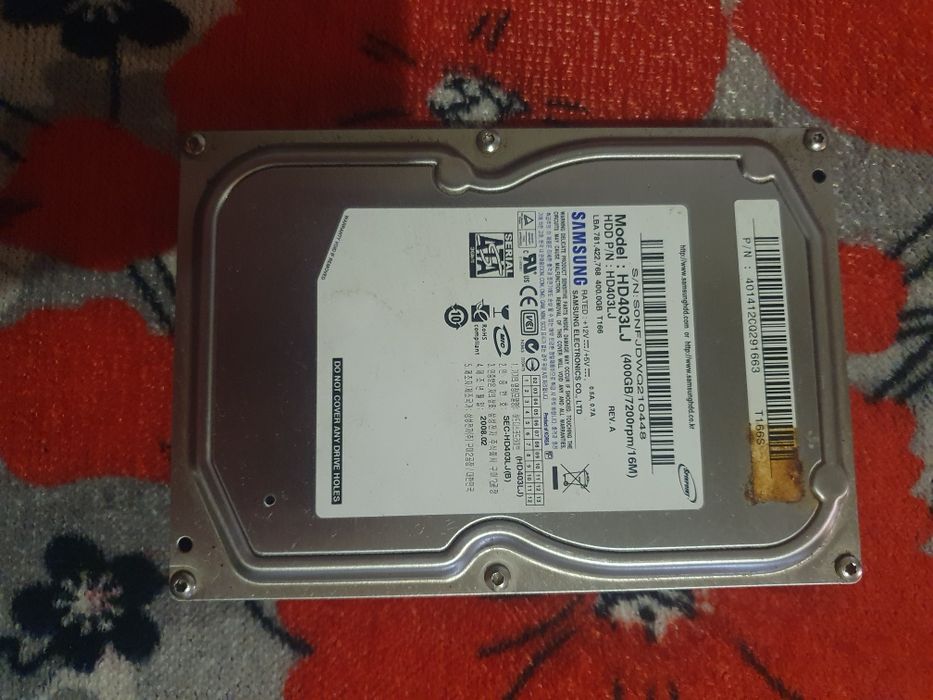Жорсткі диски WD10EALX 1.0 ТB та Samsung HD403LJ 400 Mb