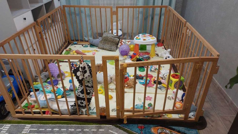 Манеж, дитячий дерев'яний манеж