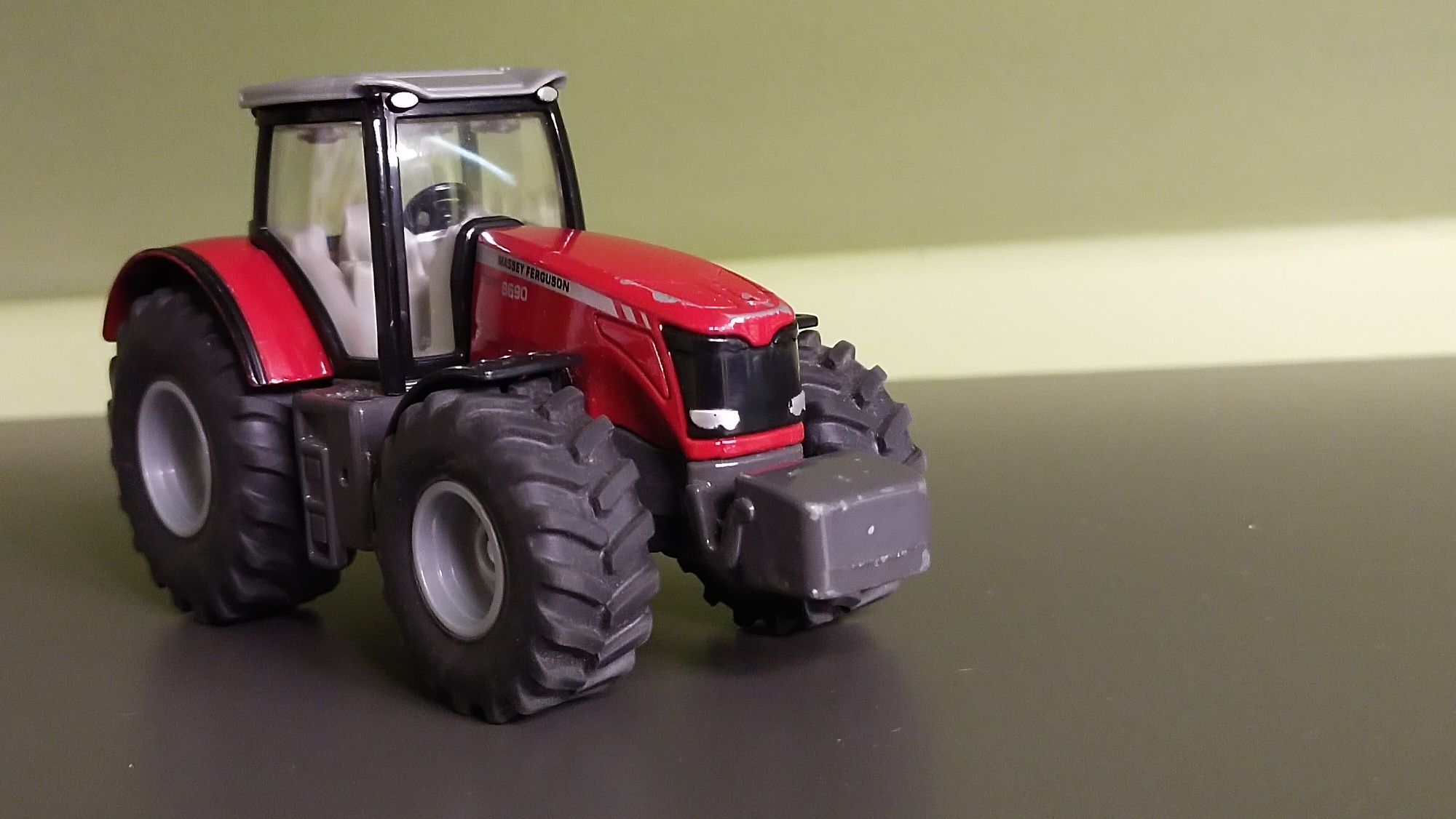 Siku traktor Massey Ferguson 1:50