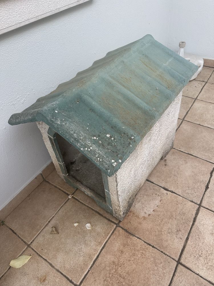 Casota cimento para cães