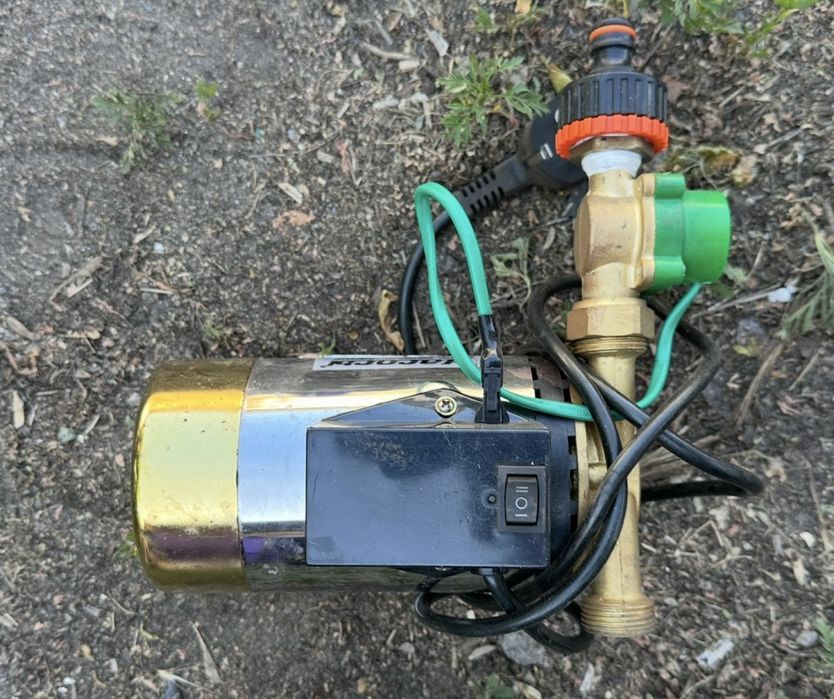 Продам поверхностный электронасос выхревой 15wbx-12