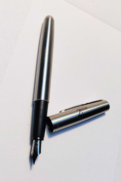 Stalowe pióro wieczne Parker Frontier Greenwich Meridian 2000