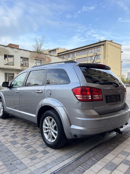 Dodge Journey 2017 — авто, створене для доріг та вражень.