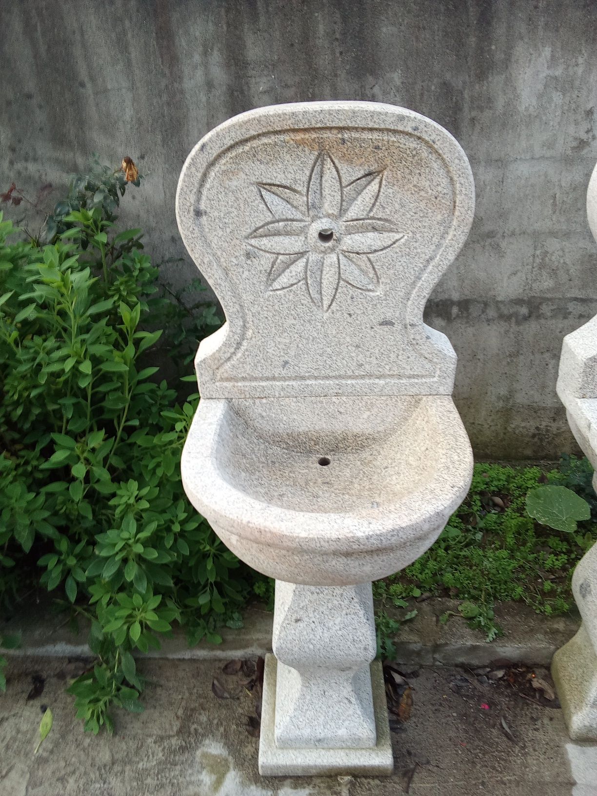 Fonte em granito amaciado