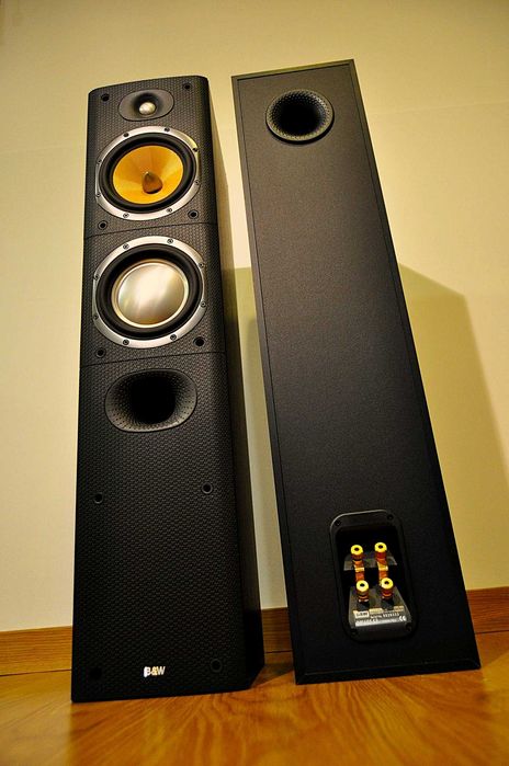Colunas B&W 603 S3 150 W c/ novas um must em audiofilia