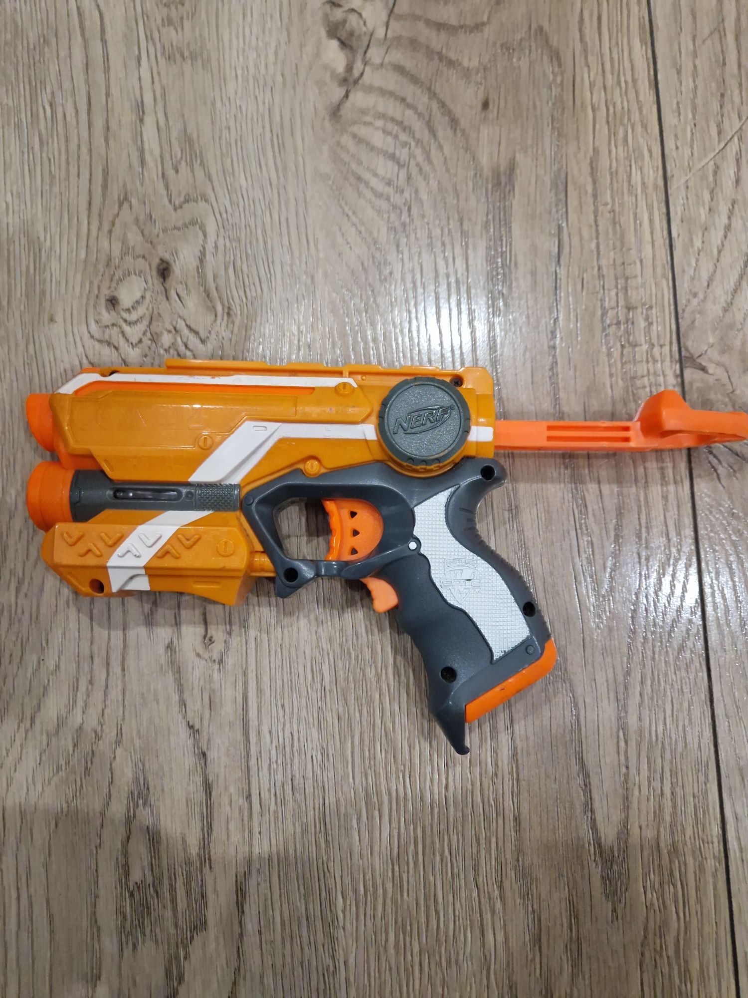 Pistolet NERF na