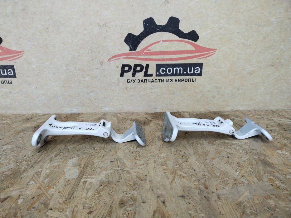 Ford Transit Connect Mk2 13- петля двери багажника задней распашной