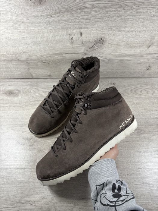 Adidas утеплені кросівки 45 розмір