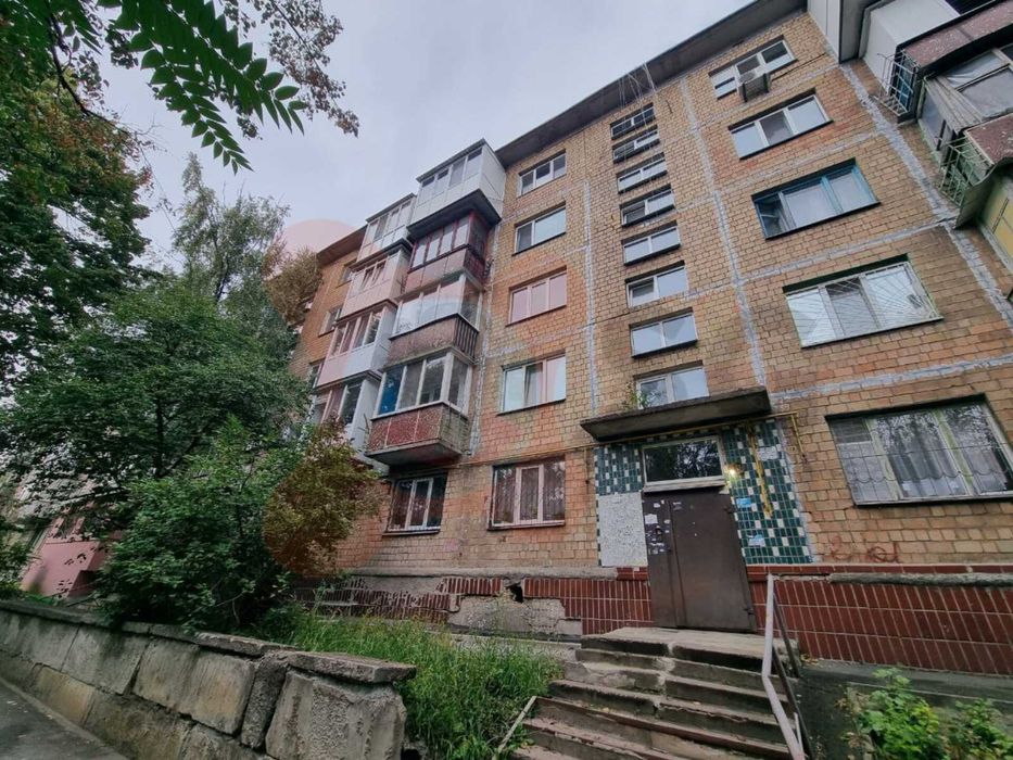 Продам 1 кімнтнатну квартиру вул Сальського 25 метро Дорогожичі Сирець