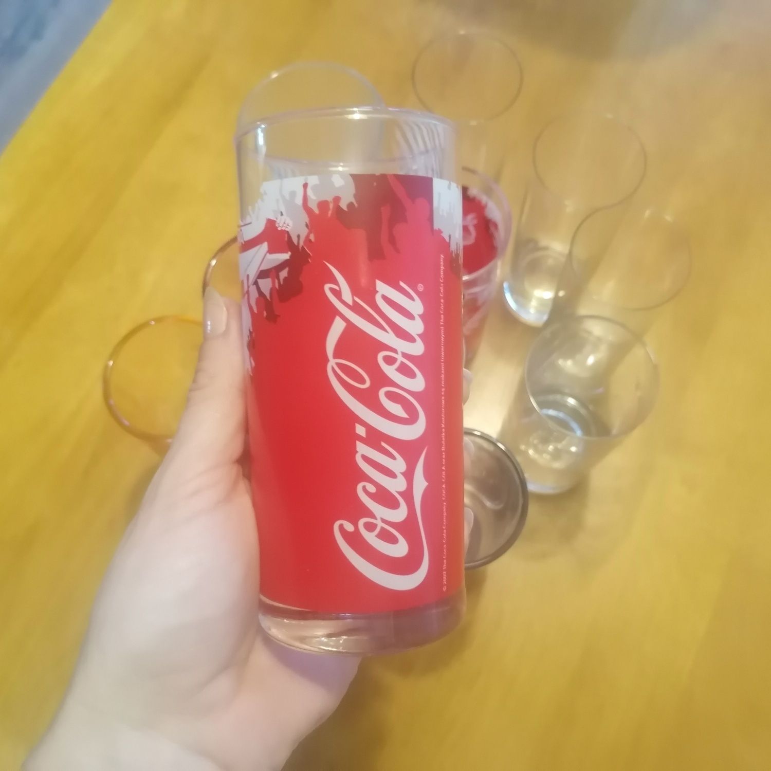 12 szklanek na napoje coca cola frugo