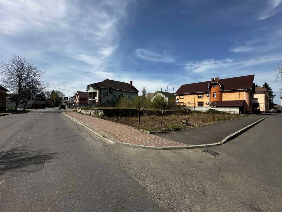 Продається комерційна ділянка в м. Тячів