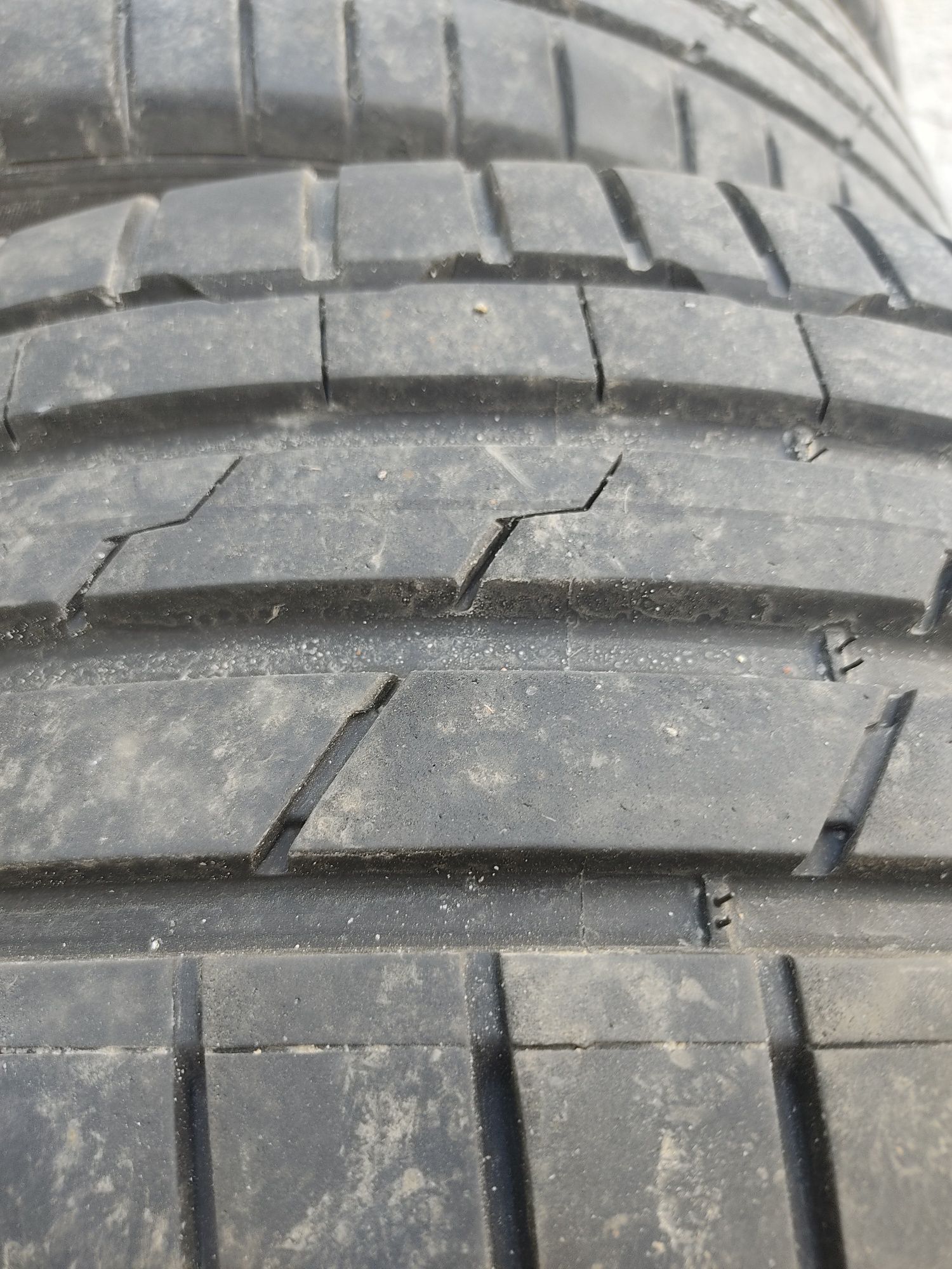 Продам шины 225/45R17