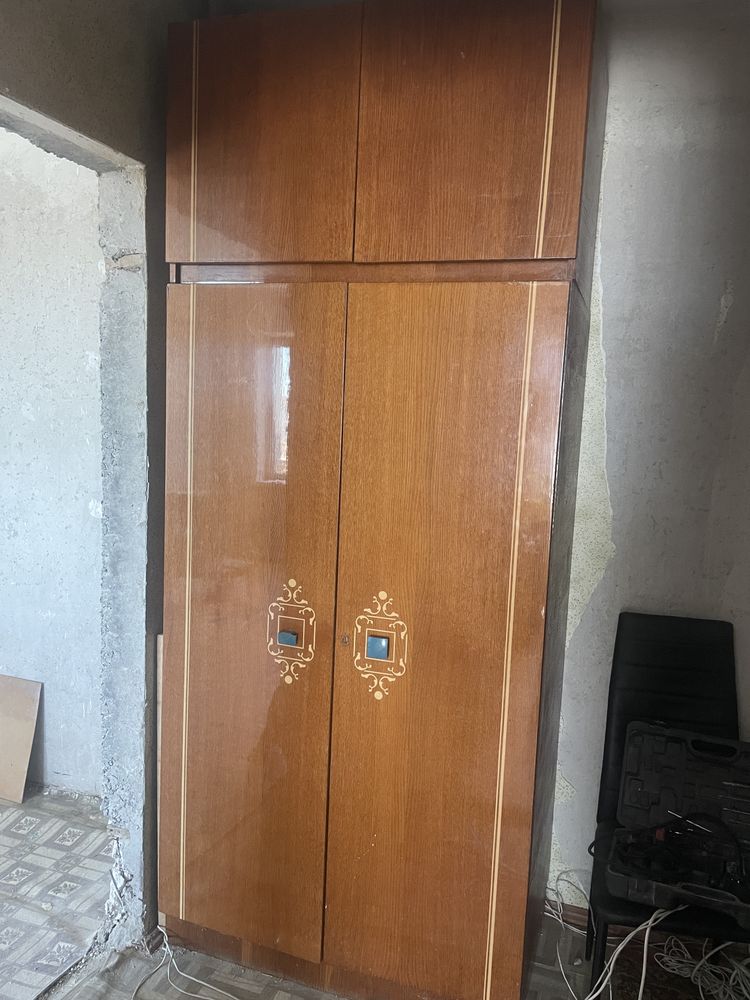 Віддам безкоштовно шкаф