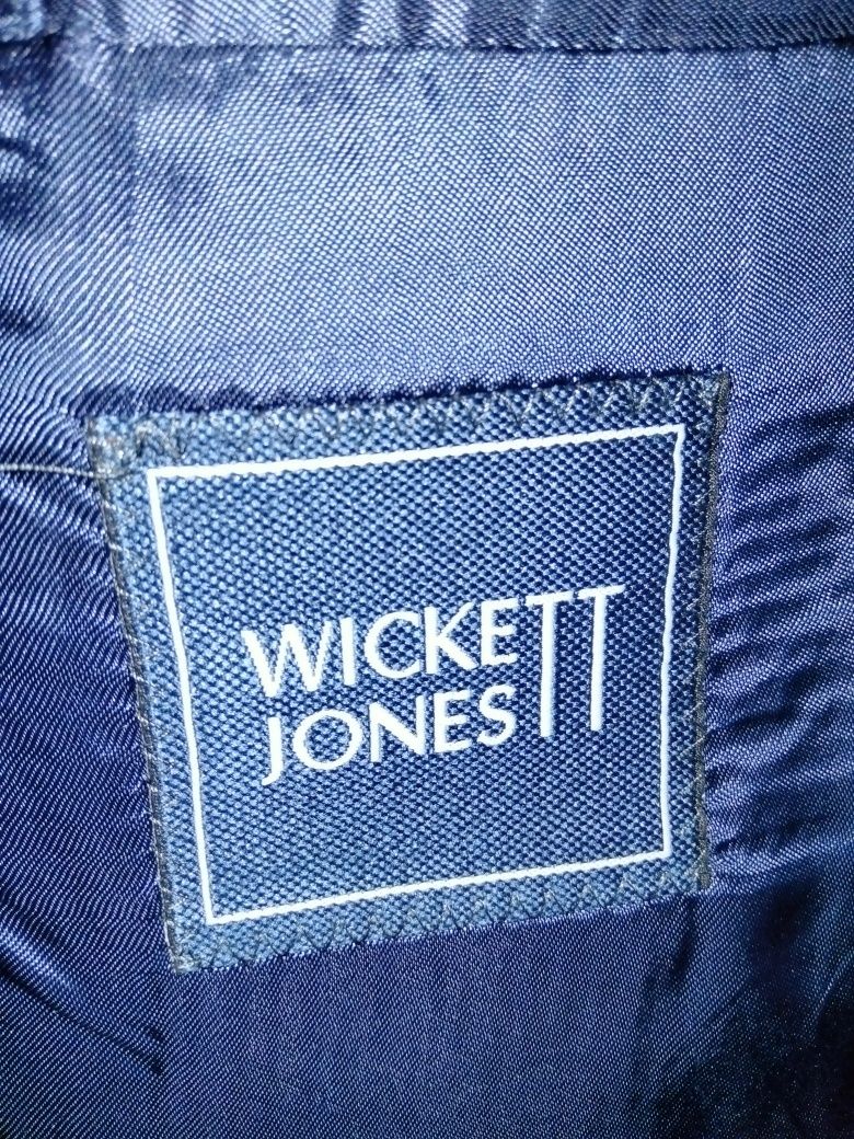 Fato Wickett Jones 52