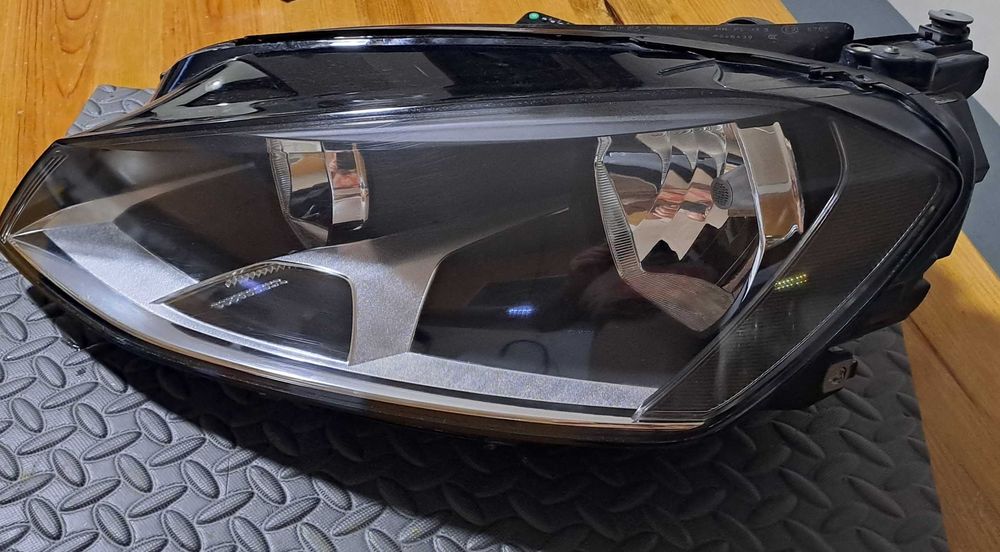 Farol Esquerdo original Golf VII \ 2016