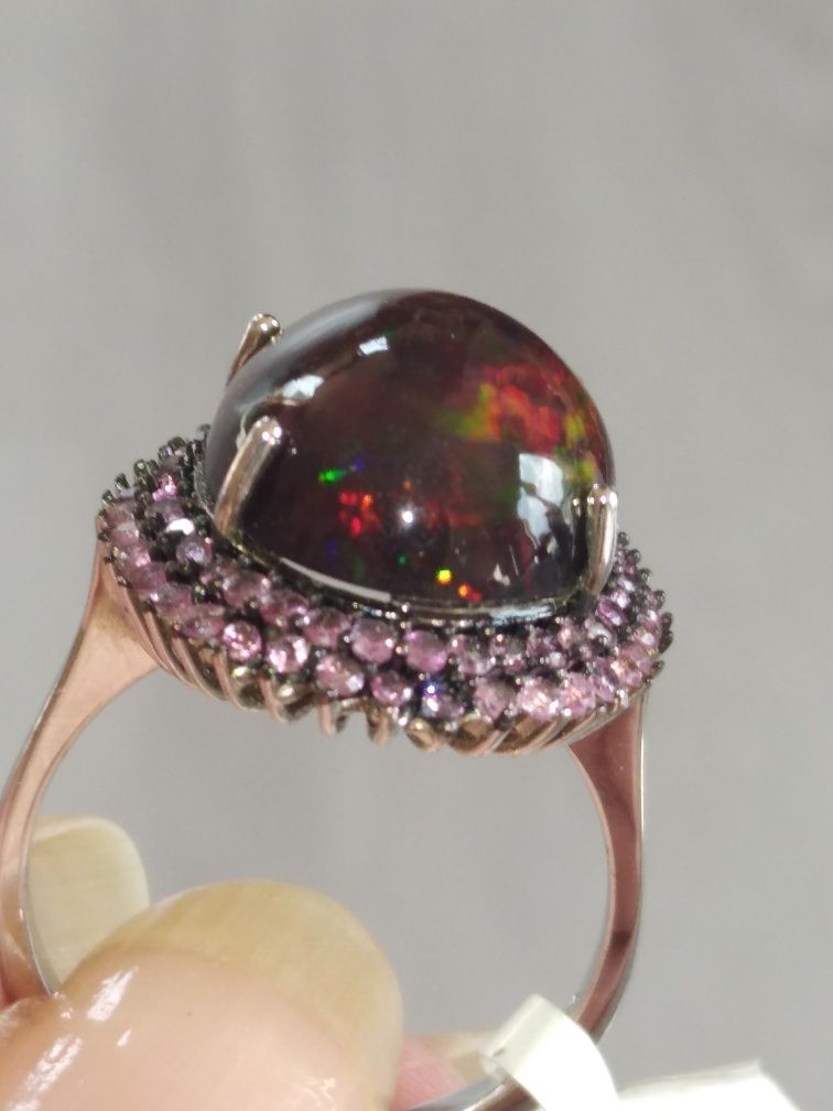 Opal czarny naturalny